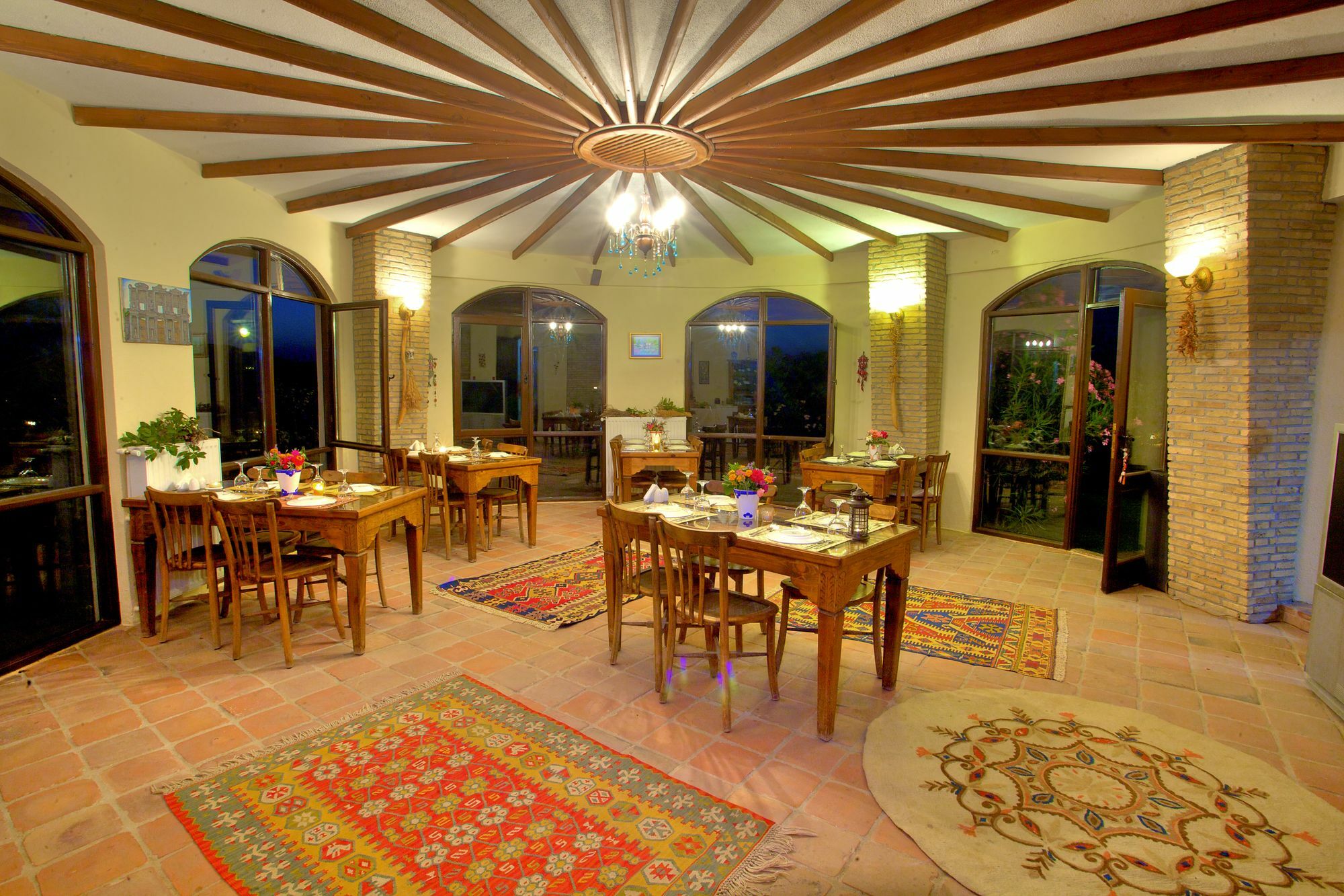 Efes Butik Otel Kirazli (Aegean) Exterior photo